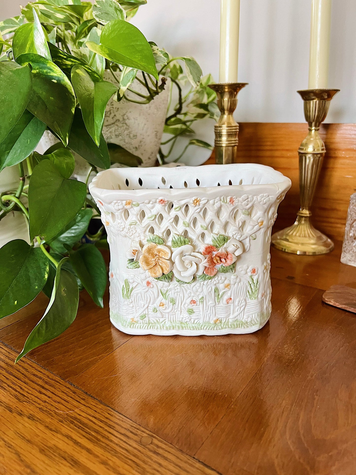 Victorian Collection Lattice Lace Handpainted Planter